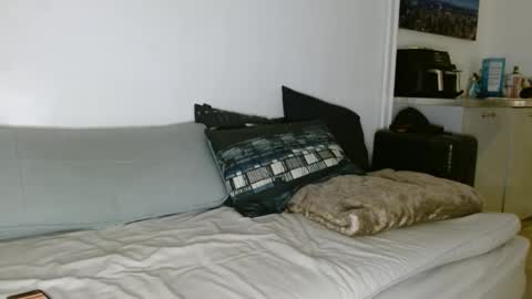 alphahung23 online show from 12.17.25