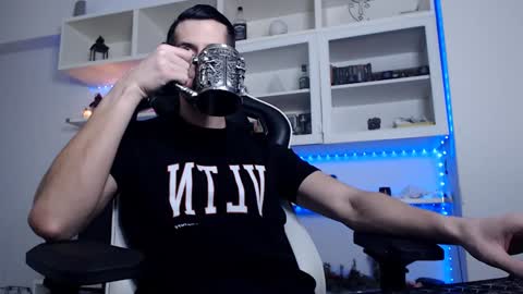 Snapshot of alphamastertodd chatting on 01.06.25 MasterTodd online show from 01.06.25