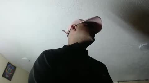 Snapshot of alphaswitchard chatting on 10.03.25 ur god online show from 10.03.25