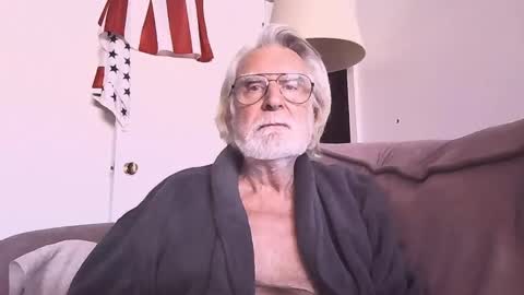 Snapshot of alphauniform chatting on 02.14.25 AlphaUniform online show from 02.14.25