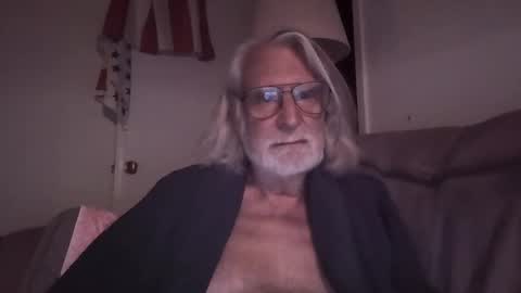 Snapshot of alphauniform chatting on 09.10.25 AlphaUniform online show from 09.10.25