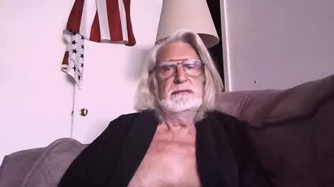 Snapshot of alphauniform chatting on 09.17.25 AlphaUniform online show from 09.17.25