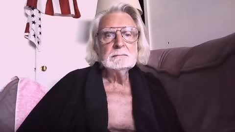 Snapshot of alphauniform chatting on 10.29.25 AlphaUniform online show from 10.29.25