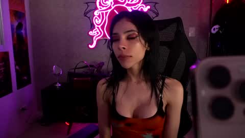 Sofie Kimino online show from 02.05.25