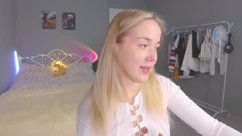 Snapshot of aluntick chatting on 12.13.24 Amelia NEXT STREAM online show from 12.13.24