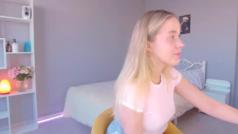 Snapshot of aluntick chatting on 02.23.25 Amelia NEXT STREAM online show from 02.23.25