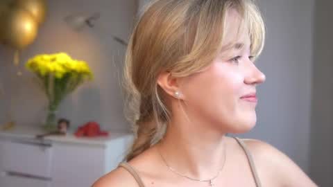 Amelia NEXT STREAM  online show from 04.28.26