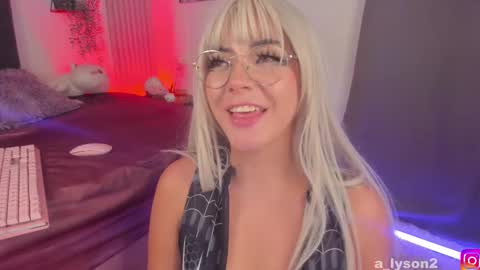 Snapshot of aly_nucita_2 chatting on 02.10.25 Im back 3 follow me on instagram na misuan online show from 02.10.25