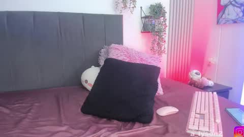 Snapshot of aly_nucita_2 chatting on 02.12.25 Im back 3 follow me on instagram na misuan online show from 02.12.25