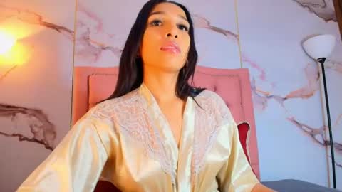 Snapshot of alyathompson chatting on 07.14.26 Alya online show from 07.14.26