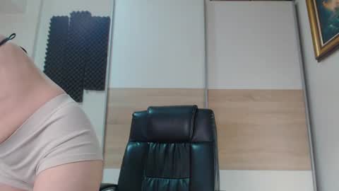 Snapshot of alycetn chatting on 06.23.26 Alice online show from 06.23.26