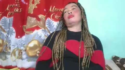 Snapshot of alypierette chatting on 02.01.26 alypierette online show from 02.01.26