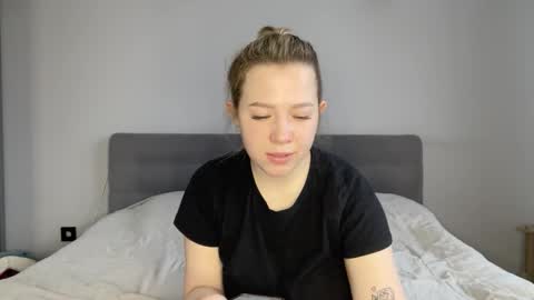 Snapshot of alyrasun chatting on 03.17.26 Al online show from 03.17.26