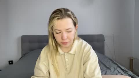 Snapshot of alyrasun chatting on 03.24.26 Al online show from 03.24.26