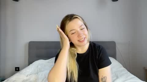 Snapshot of alyrasun chatting on 03.26.26 Al online show from 03.26.26