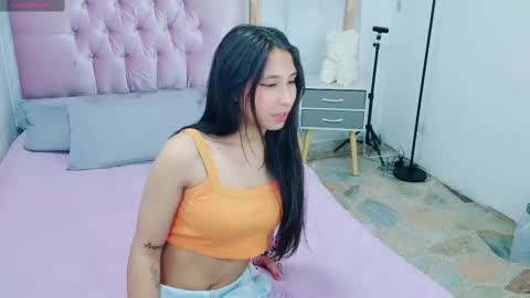 alyssa_oli online show from 12.18.24