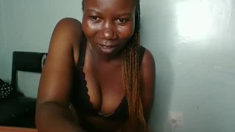 Snapshot of am_creme_delight chatting on 04.18.26 am_creme_delight online show from 04.18.26