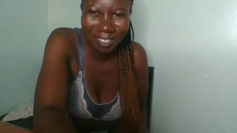 Snapshot of am_creme_delight chatting on 04.21.26 am_creme_delight online show from 04.21.26