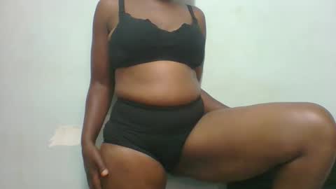 Snapshot of am_creme_delight chatting on 05.26.26 am_creme_delight online show from 05.26.26