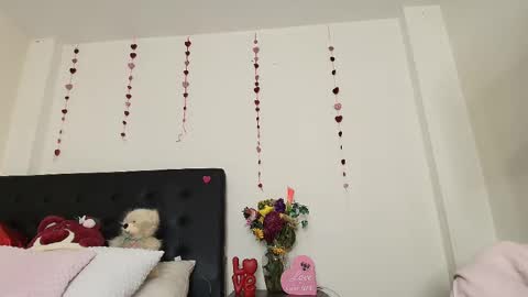 Isabella online show from 02.20.25