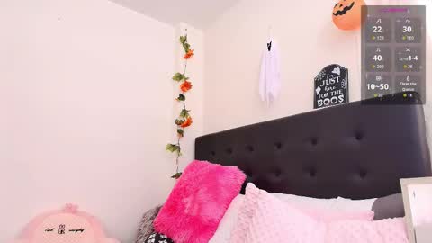 Isabella online show from 10.14.25