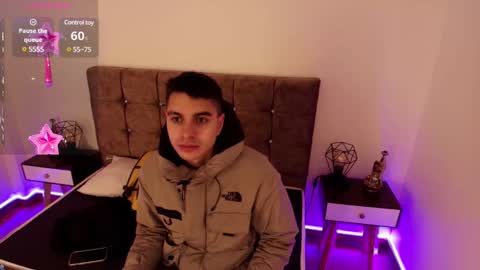 Snapshot of amadeo_wild chatting on 12.02.24 Amadeo Wild online show from 12.02.24