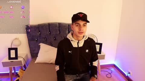 Snapshot of amadeo_wild chatting on 12.04.24 Amadeo Wild online show from 12.04.24