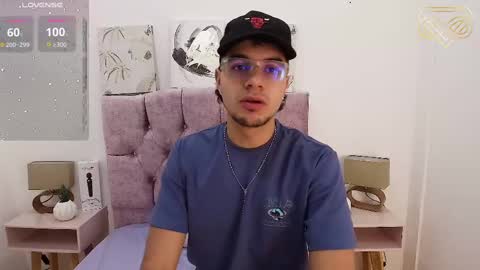 Snapshot of amadeo_wild chatting on 01.19.25 Amadeo Wild online show from 01.19.25