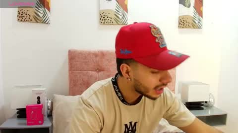 Snapshot of amadeo_wild chatting on 03.12.26 Amadeo Wild online show from 03.12.26