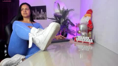 anny online show from 11.27.25