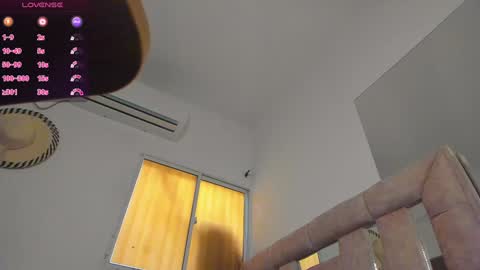 Snapshot of amaia_mendoza chatting on 12.13.24 Amaia Mendoza online show from 12.13.24