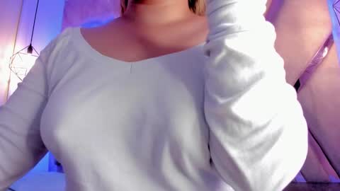 Amalia Im Back See you soon this January 7 at 10 pm Colombia time online show from 02.04.25