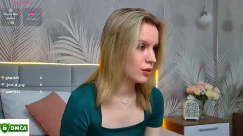 Snapshot of amaliabell chatting on 02.10.25 Amalia online show from 02.10.25