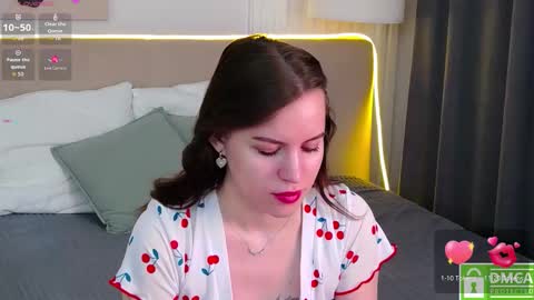 Snapshot of amaliabell chatting on 09.26.25 Amalia online show from 09.26.25