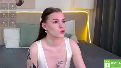 Snapshot of amaliabell chatting on 10.06.25 Amalia online show from 10.06.25