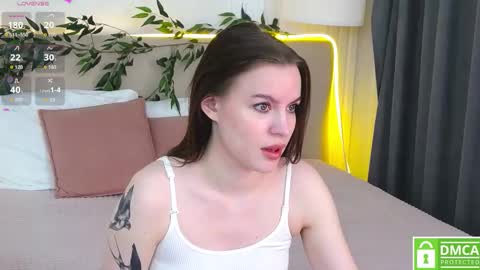 Snapshot of amaliabell chatting on 10.26.25 Amalia online show from 10.26.25