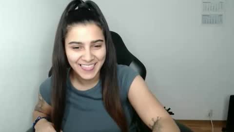 The queen of the biceps  online show from 01.16.26