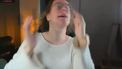 Snapshot of amanda_butlerr chatting on 10.04.25 Hi im Amanda online show from 10.04.25