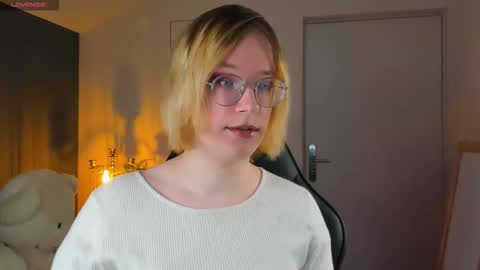 Snapshot of amanda_butlerr chatting on 10.25.25 Hi im Amanda online show from 10.25.25