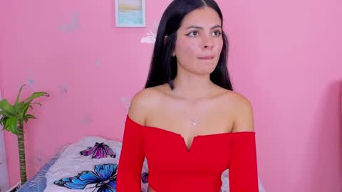 Snapshot of amanda_lorense chatting on 12.25.24 Thalia online show from 12.25.24