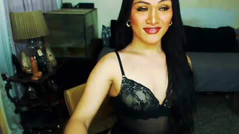 Snapshot of amandawildsexxx chatting on 03.25.26 Suzie online show from 03.25.26