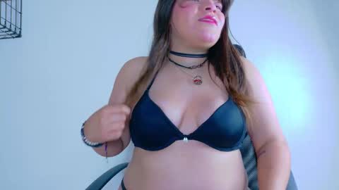 Snapshot of amarislenox__ chatting on 11.27.25 Amaris online show from 11.27.25