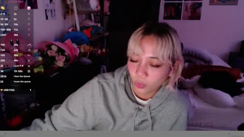 leash online show from 02.03.25