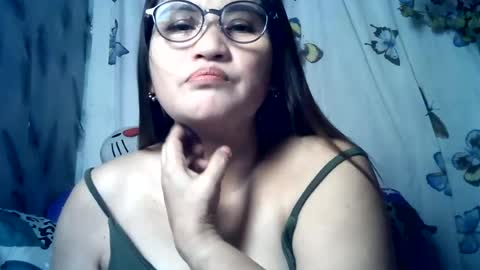 Snapshot of amazing_angel22 chatting on 06.22.26 amazing angel online show from 06.22.26