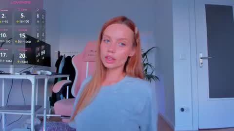 Snapshot of amazing_roxana chatting on 06.16.26 Roxy online show from 06.16.26
