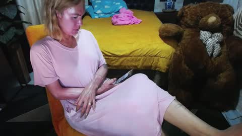 Snapshot of amazingbombshellx chatting on 02.18.25 kendra online show from 02.18.25