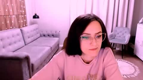 Snapshot of amazingeyes89 chatting on 12.17.25 Izza online show from 12.17.25