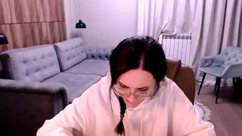 Snapshot of amazingeyes89 chatting on 01.06.26 Izza online show from 01.06.26