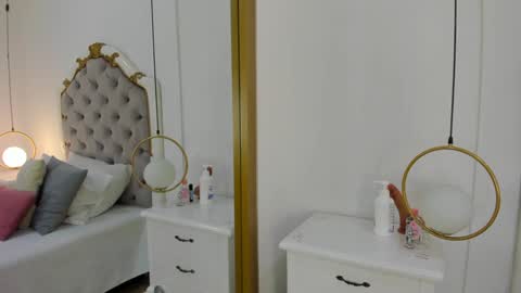 Snapshot of ambar_adamss chatting on 12.26.24 Sara online show from 12.26.24