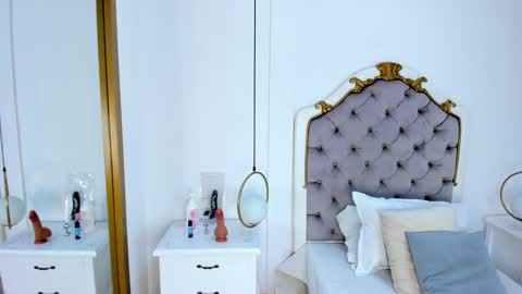 Snapshot of ambar_adamss chatting on 01.15.25 Sara online show from 01.15.25